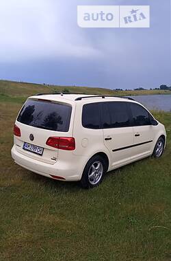 Универсал Volkswagen Touran 2014 в Житомире