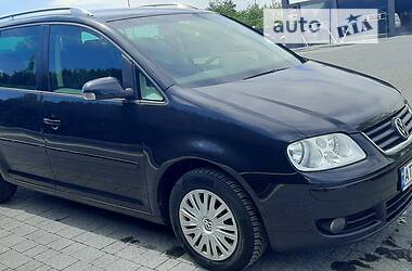 Минивэн Volkswagen Touran 2004 в Долине