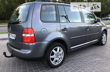 Минивэн Volkswagen Touran 2006 в Днепре