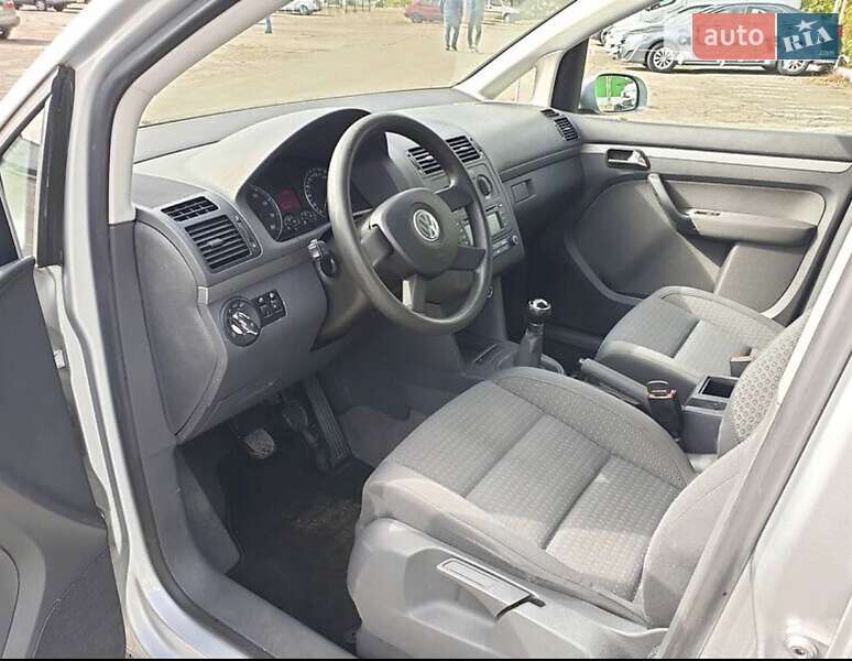 Мінівен Volkswagen Touran 2003 в Києві фото 15 Мінівен Volkswagen Touran 2003 в Києві
