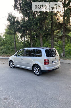 Минивэн Volkswagen Touran 2007 в Самборе