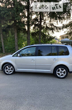 Минивэн Volkswagen Touran 2007 в Самборе