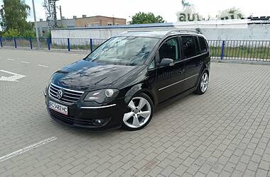 Минивэн Volkswagen Touran 2007 в Нововолынске