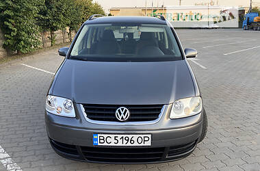Минивэн Volkswagen Touran 2006 в Городке