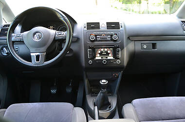 Минивэн Volkswagen Touran 2011 в Дрогобыче