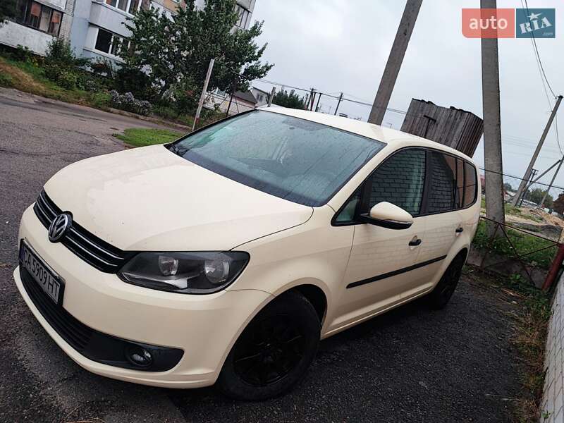 Микровэн Volkswagen Touran 2011 в Черкассах