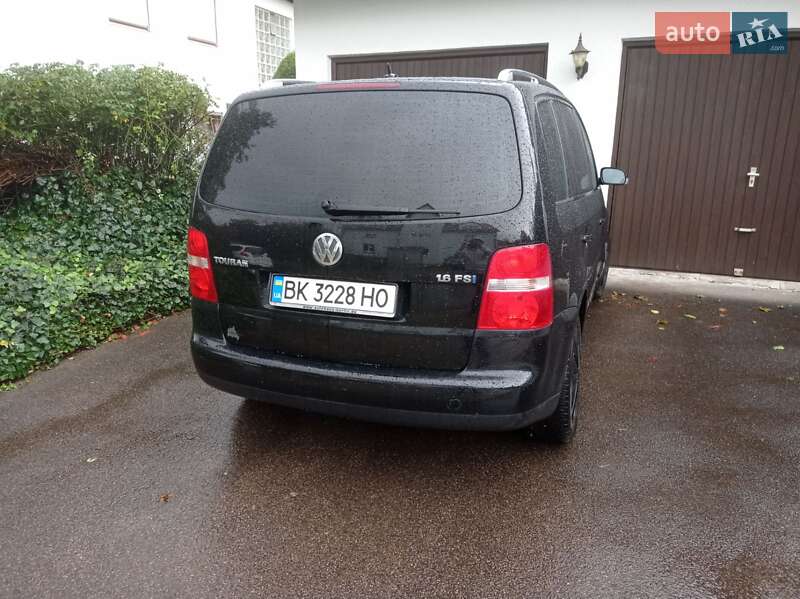 Мінівен Volkswagen Touran 2004 в Сарнах