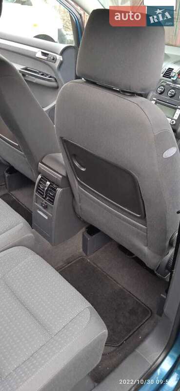 Мінівен Volkswagen Touran 2005 в Долинській