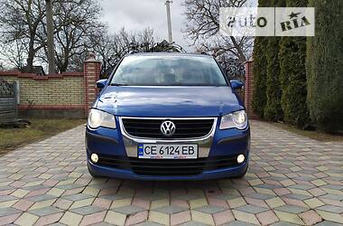 Минивэн Volkswagen Touran 2007 в Черновцах