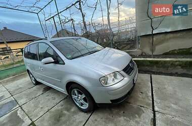 Минивэн Volkswagen Touran 2005 в Хусте