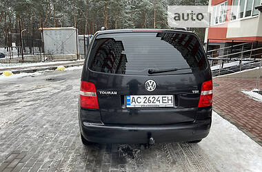 Универсал Volkswagen Touran 2004 в Вараше