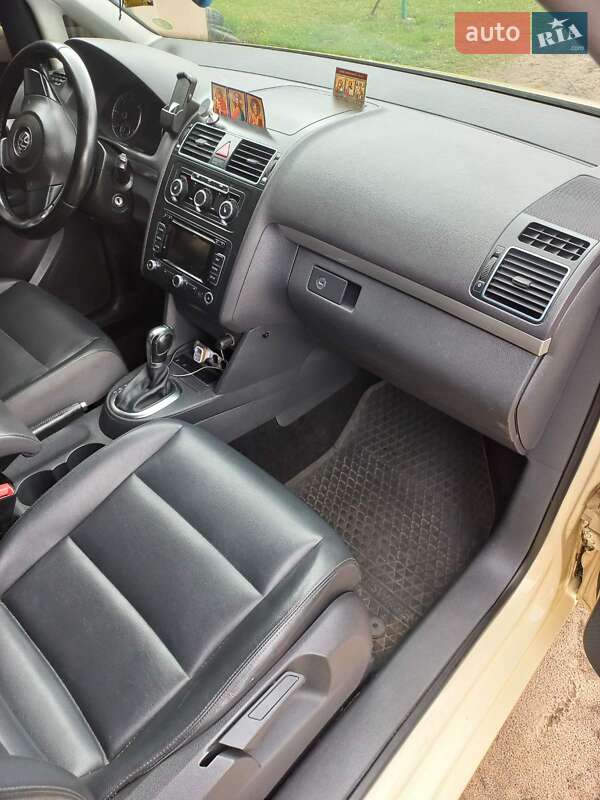 Универсал Volkswagen Touran 2013 в Луцке фото 9 Универсал Volkswagen Touran 2013 в Луцке