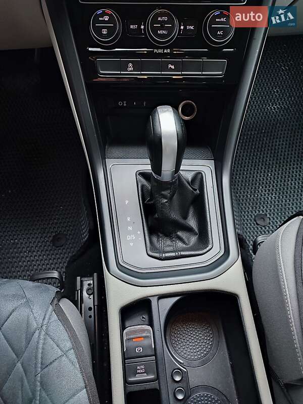 Мікровен Volkswagen Touran 2015 в Львові