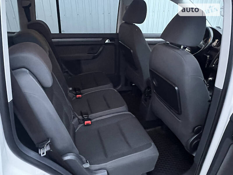Минивэн Volkswagen Touran 2011 в Киеве