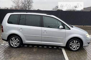 Универсал Volkswagen Touran 2007 в Коростене