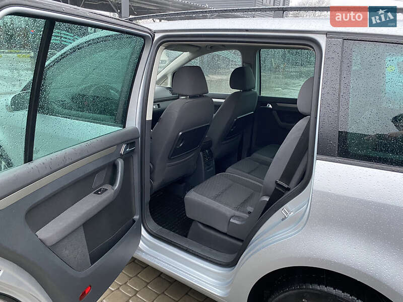 Универсал Volkswagen Touran 2007 в Коростене