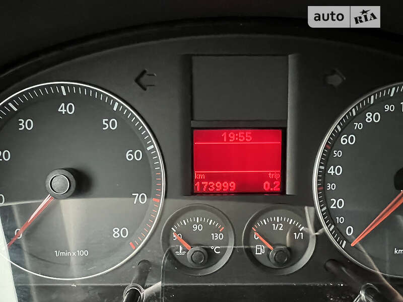 Минивэн Volkswagen Touran 2008 в Киеве
