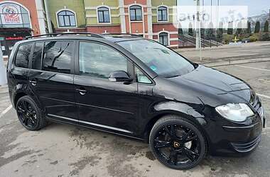 Минивэн Volkswagen Touran 2008 в Кривом Роге