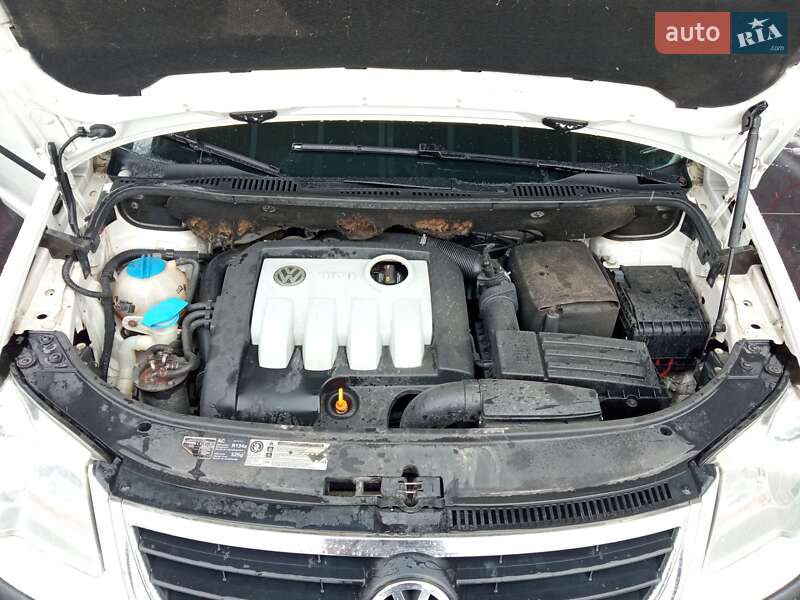 Минивэн Volkswagen Touran 2009 в Самборе