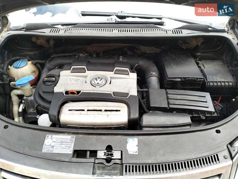 Минивэн Volkswagen Touran 2007 в Ровно