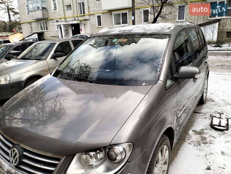 Минивэн Volkswagen Touran 2007 в Ровно