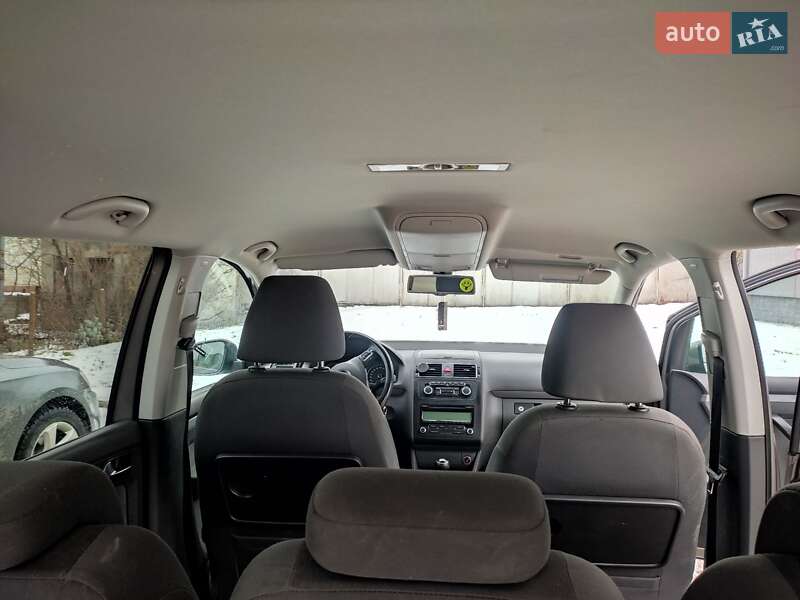 Микровэн Volkswagen Touran 2011 в Дрогобыче