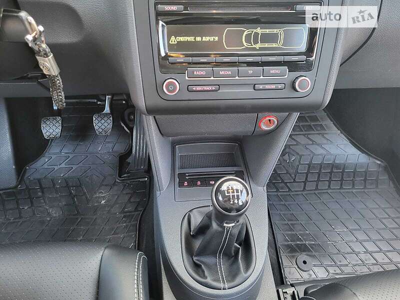 Микровэн Volkswagen Touran 2012 в Черновцах