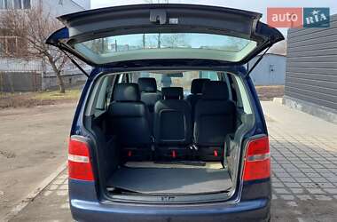 Минивэн Volkswagen Touran 2003 в 