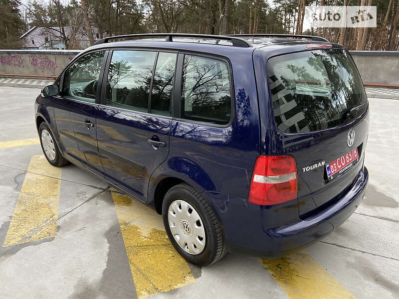 Минивэн Volkswagen Touran 2006 в Киеве