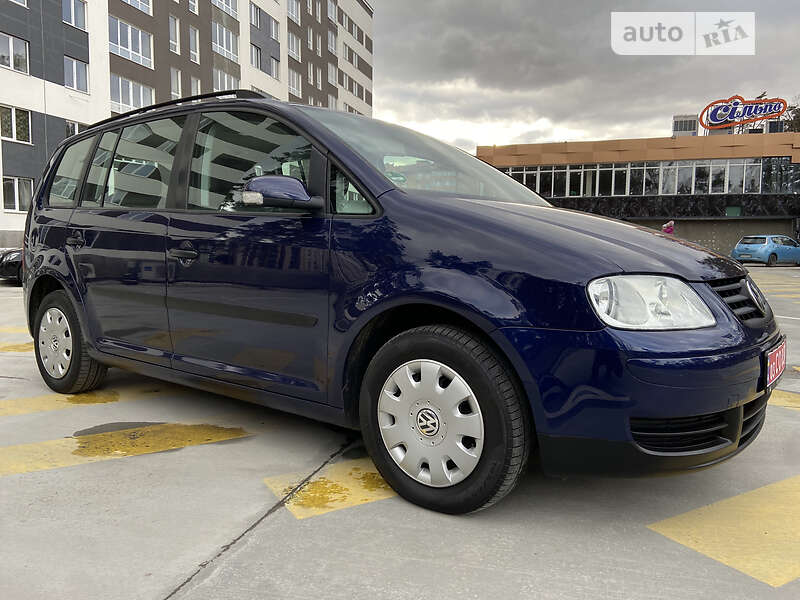 Минивэн Volkswagen Touran 2006 в Киеве