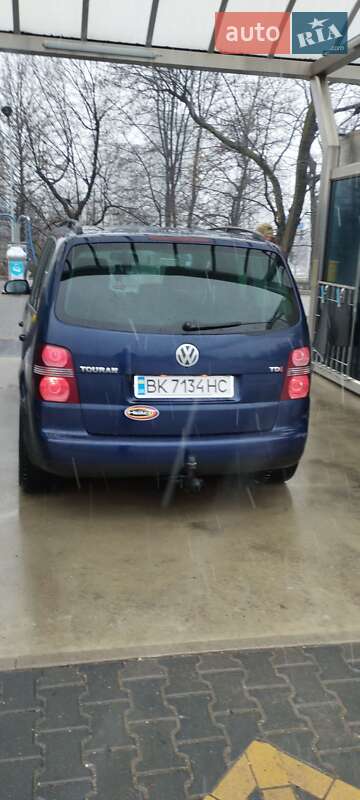 Минивэн Volkswagen Touran 2004 в Рокитном