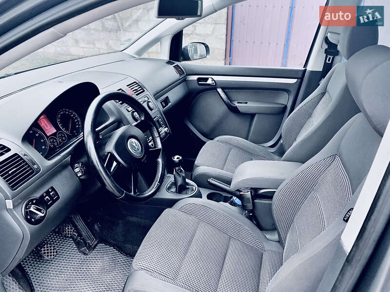 Минивэн Volkswagen Touran 2005 в Херсоне