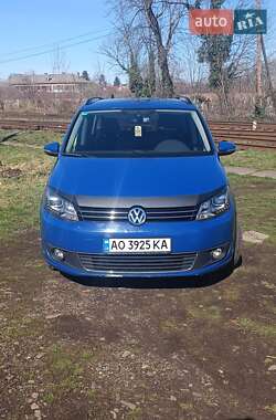 Микровэн Volkswagen Touran 2011 в Виноградове