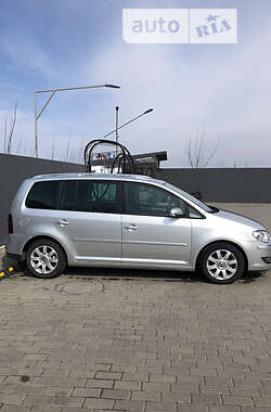 Минивэн Volkswagen Touran 2006 в 