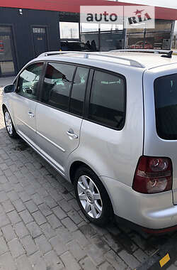 Минивэн Volkswagen Touran 2006 в 