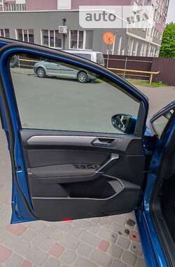 Микровэн Volkswagen Touran 2016 в 