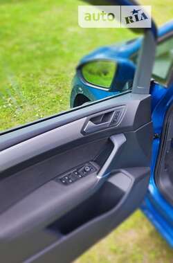 Микровэн Volkswagen Touran 2016 в 