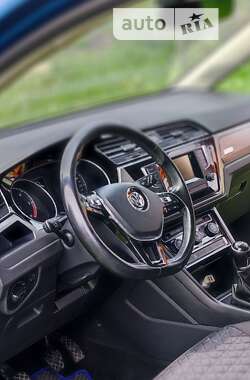 Микровэн Volkswagen Touran 2016 в 