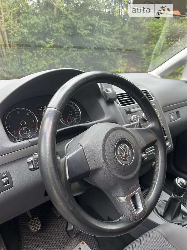 Микровэн Volkswagen Touran 2013 в Харькове
