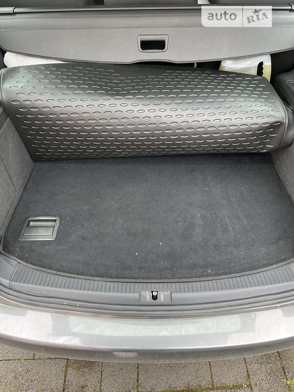 Микровэн Volkswagen Touran 2013 в Харькове