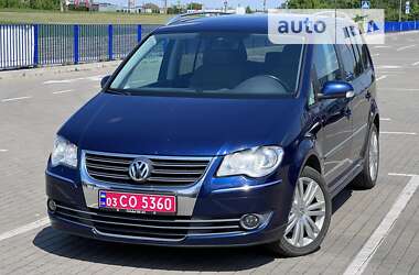 Минивэн Volkswagen Touran 2007 в Нововолынске