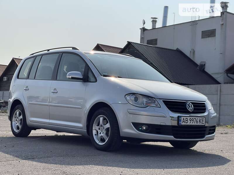 Минивэн Volkswagen Touran 2007 в 