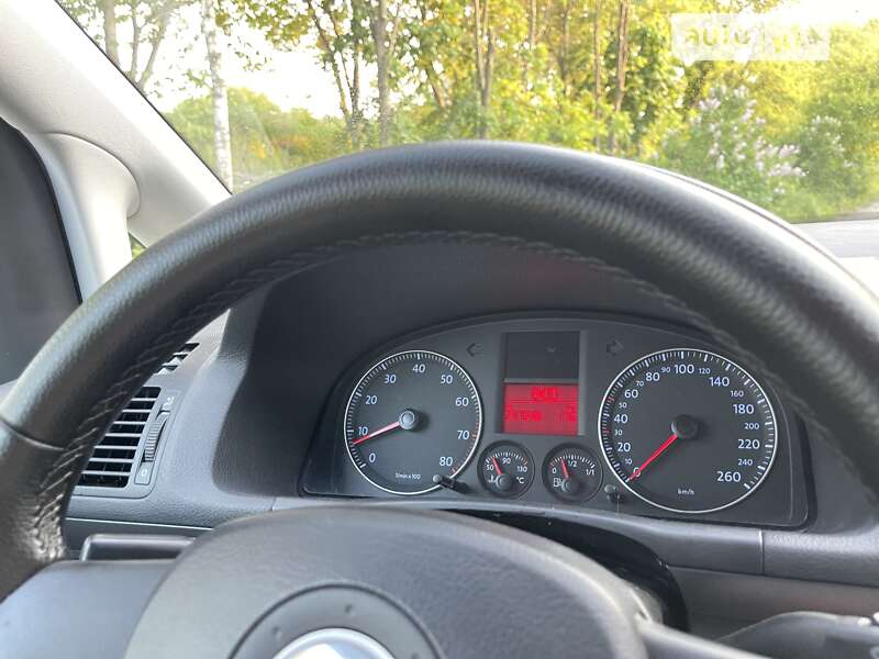 Минивэн Volkswagen Touran 2004 в Хмельницком