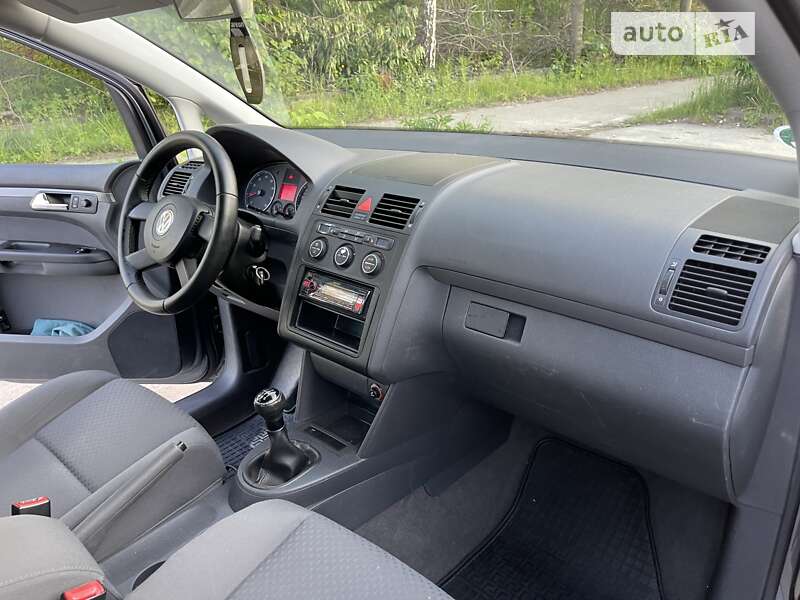 Минивэн Volkswagen Touran 2004 в Хмельницком