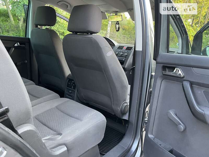 Минивэн Volkswagen Touran 2004 в Хмельницком