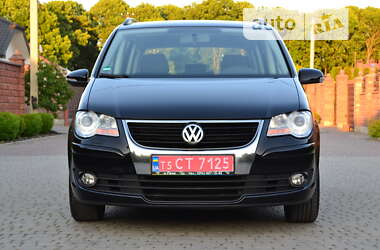 Минивэн Volkswagen Touran 2010 в Ровно