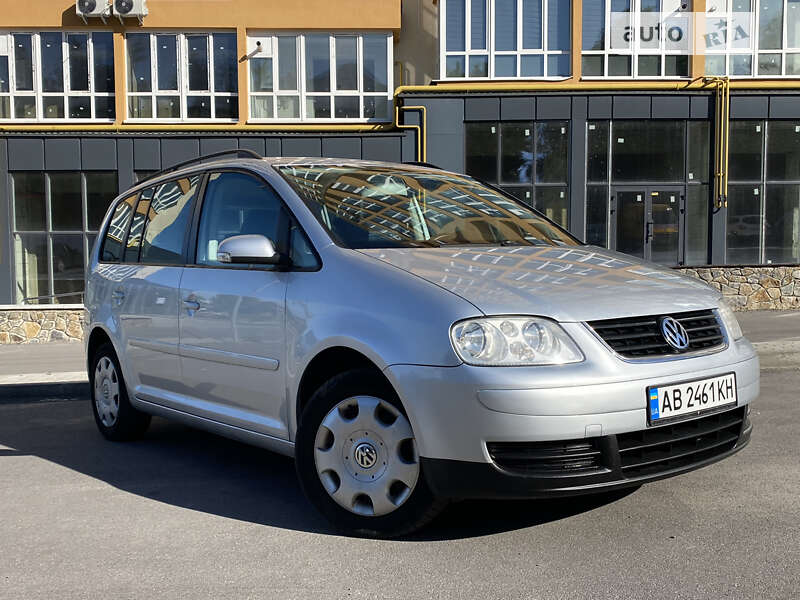 Минивэн Volkswagen Touran 2003 в 