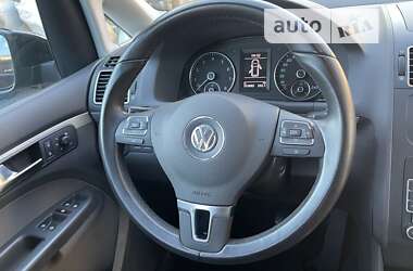 Микровэн Volkswagen Touran 2012 в Коростене