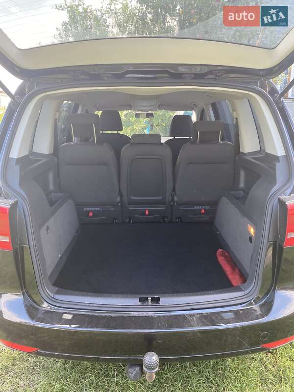 Микровэн Volkswagen Touran 2012 в Львове