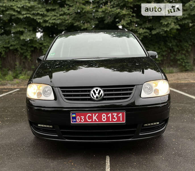 Мінівен Volkswagen Touran 2004 в Луцьку